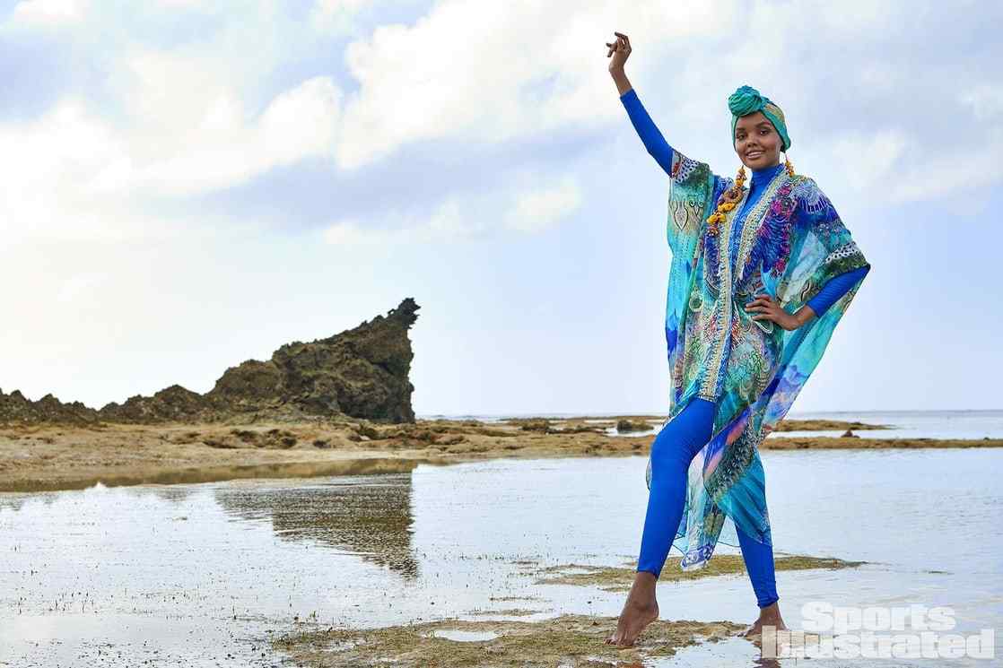 Halima Aden Hot Half-nude Photos-857