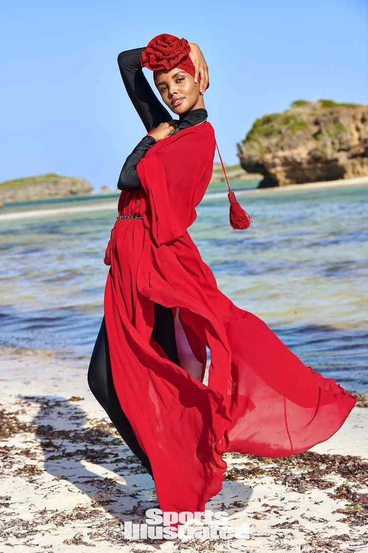 Nackt  Halima Aden Supermodel Halima