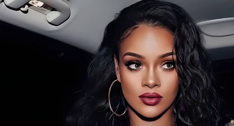 Jaw-dropping Hot Photos of Rihanna on the Internet