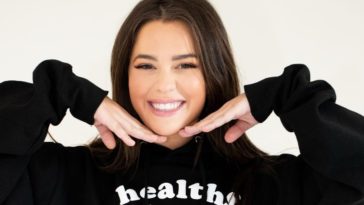 Jaw-dropping Sexy Photos of Tessa Brooks on the Internet